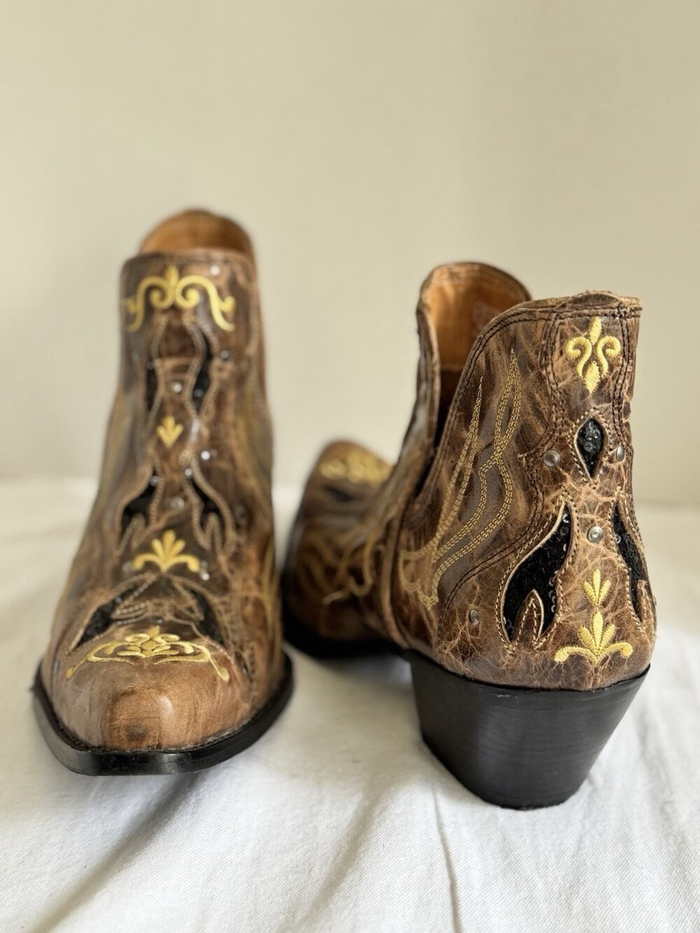 Myra Tentor Distressed Brown Black Leather Western Booties Size 11